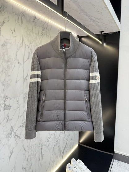 'MC' GEPOLSTERTE STRICKJACKE