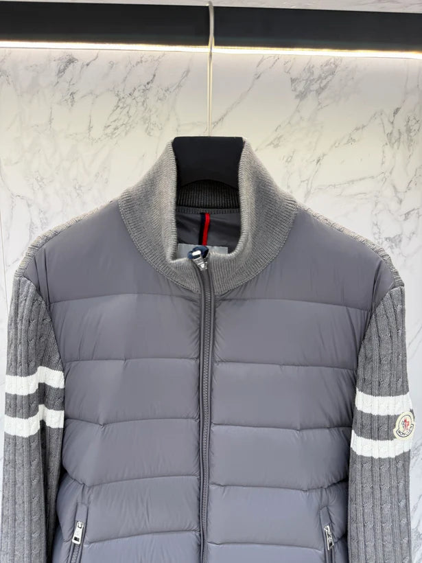 'MC' GEPOLSTERTE STRICKJACKE