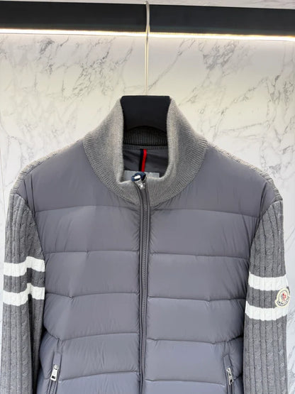 'MC' GEPOLSTERTE STRICKJACKE
