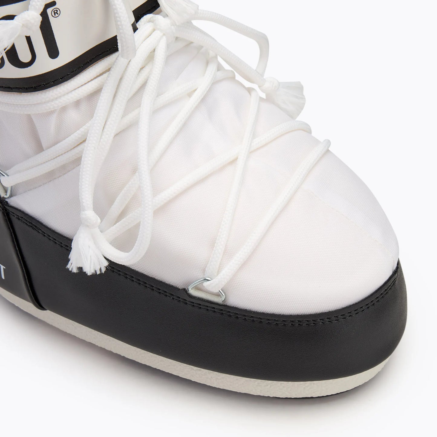 ’M‘ BOOT